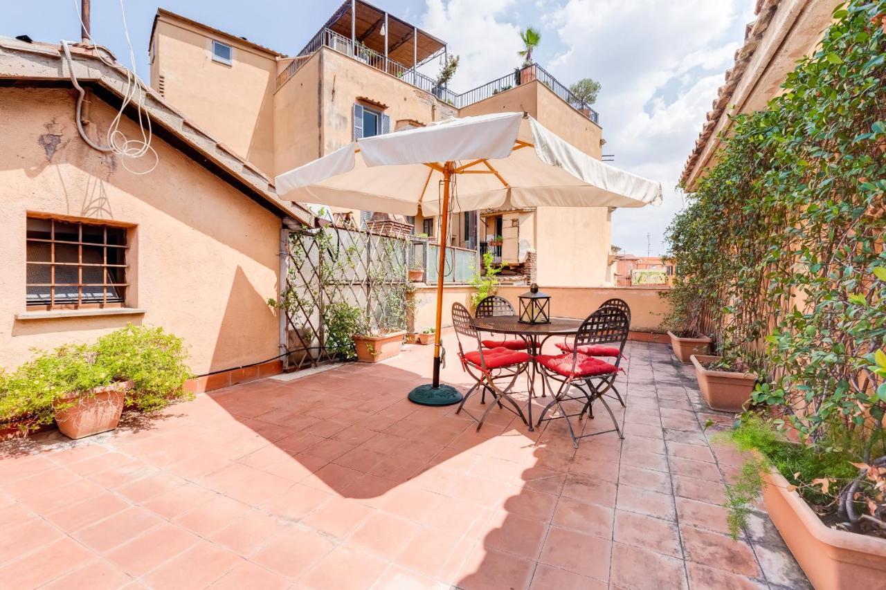 Romantic House With Terrace Exterior photo